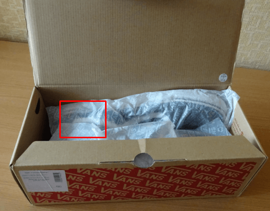 Zapatillas Vans envueltas en papel de seda