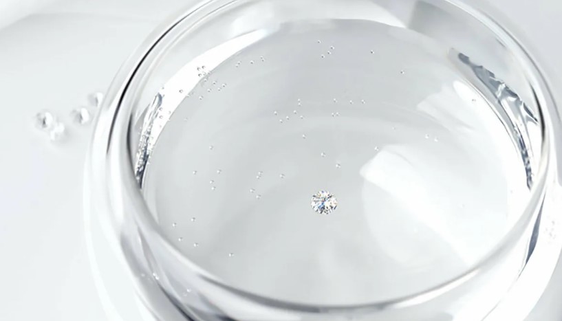 diamante en agua