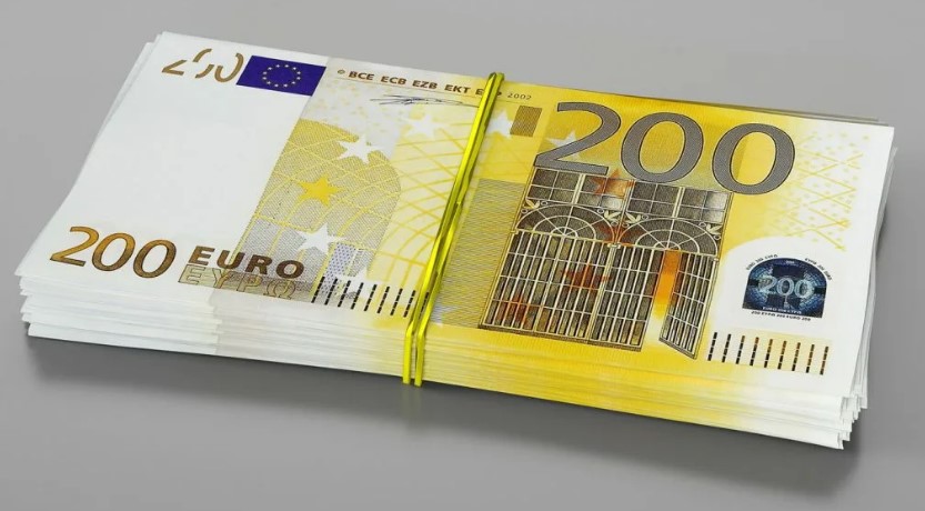 Банкноты номиналом 200 евро